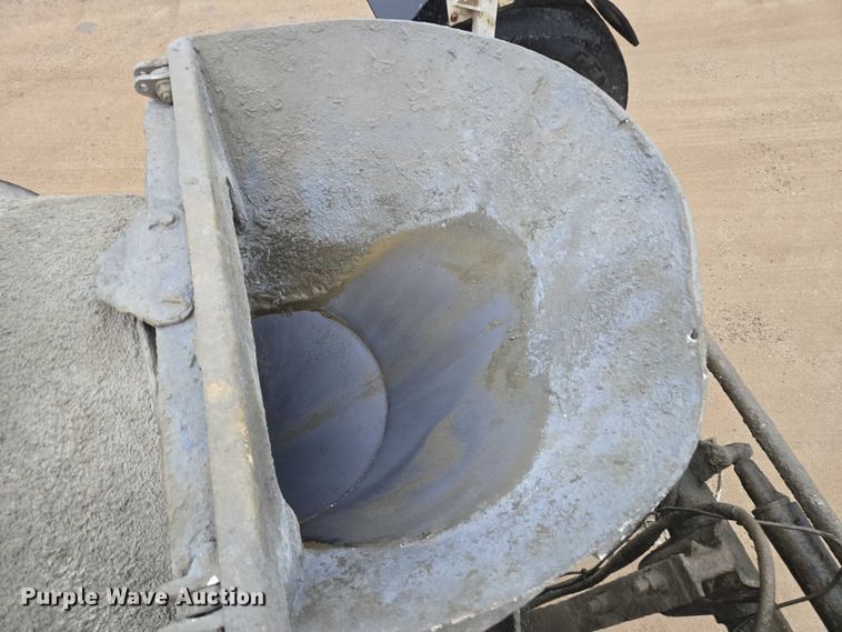 image for item EB1188 2003 Peterbilt 357 ready mix truck