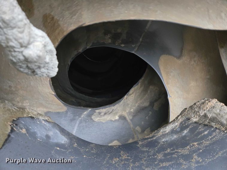 image for item EB1188 2003 Peterbilt 357 ready mix truck