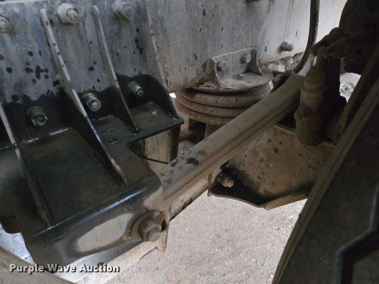 image for item EB1188 2003 Peterbilt 357 ready mix truck