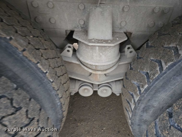 image for item EB1188 2003 Peterbilt 357 ready mix truck