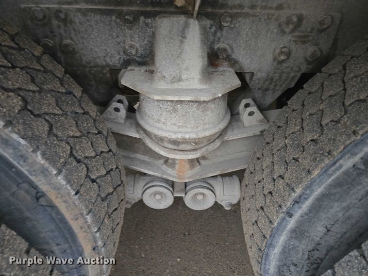 image for item EB1188 2003 Peterbilt 357 ready mix truck