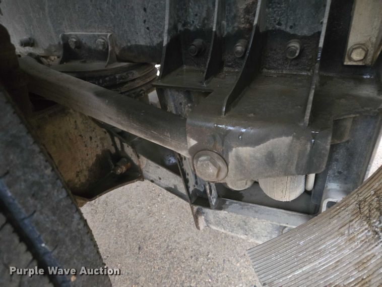 image for item EB1188 2003 Peterbilt 357 ready mix truck