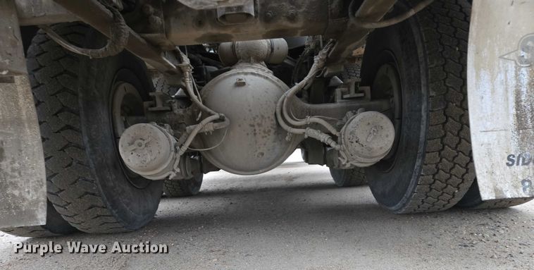 image for item EB1188 2003 Peterbilt 357 ready mix truck