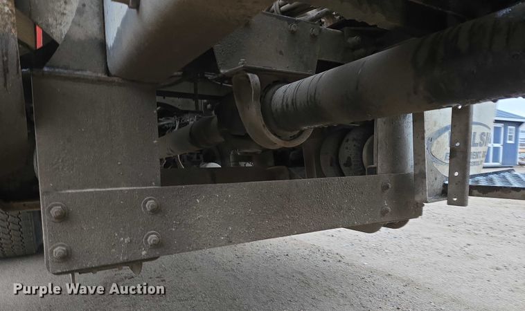 image for item EB1188 2003 Peterbilt 357 ready mix truck