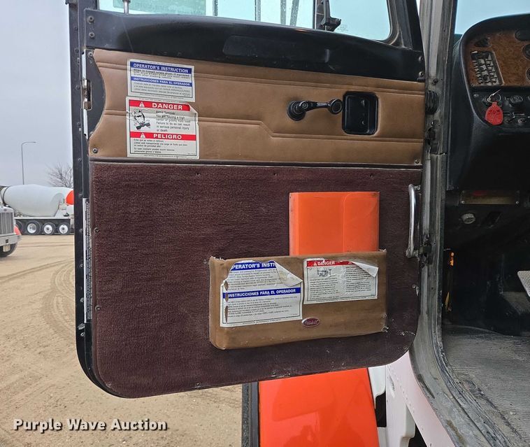 image for item EB1188 2003 Peterbilt 357 ready mix truck