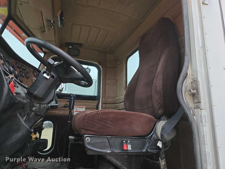 image for item EB1188 2003 Peterbilt 357 ready mix truck