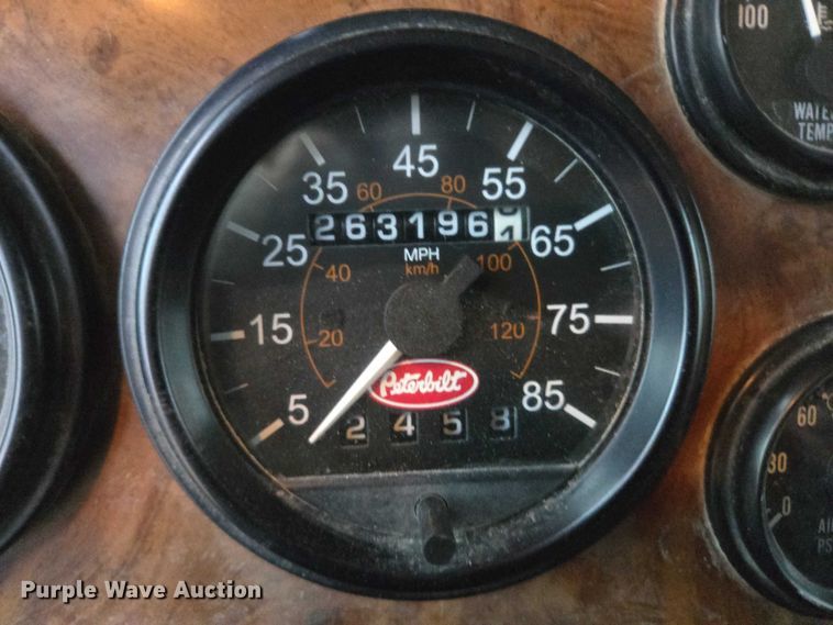 image for item EB1188 2003 Peterbilt 357 ready mix truck