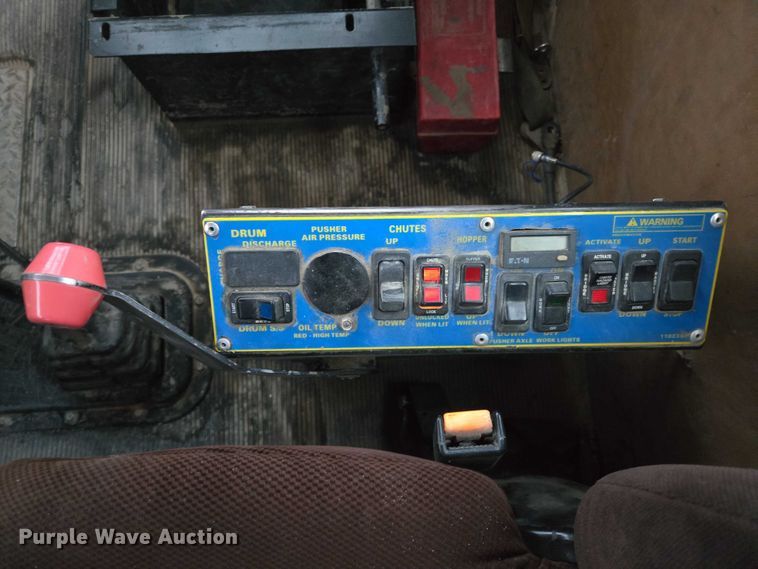 image for item EB1188 2003 Peterbilt 357 ready mix truck