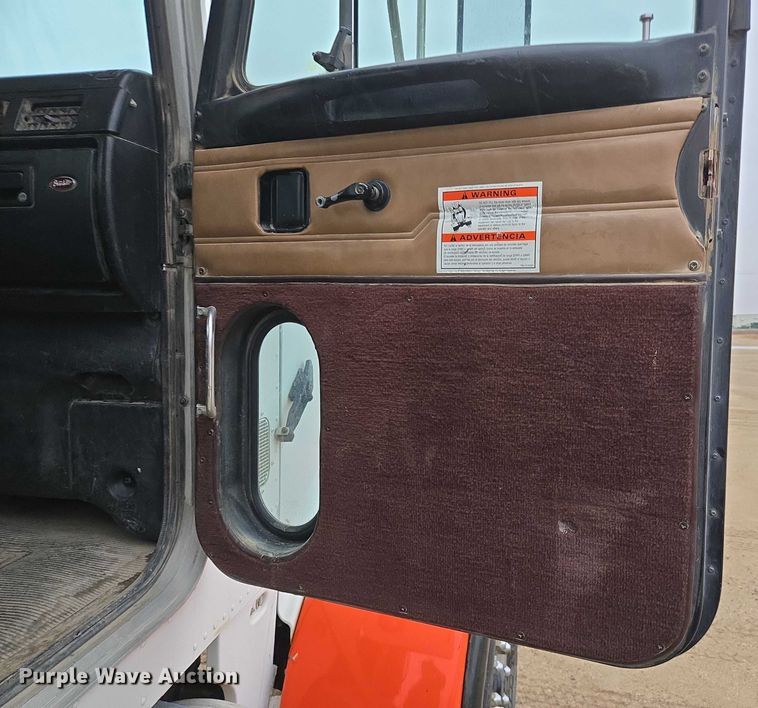 image for item EB1188 2003 Peterbilt 357 ready mix truck