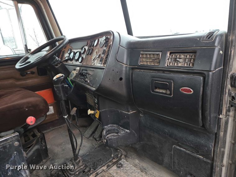 image for item EB1188 2003 Peterbilt 357 ready mix truck