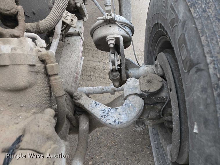 image for item EB1188 2003 Peterbilt 357 ready mix truck