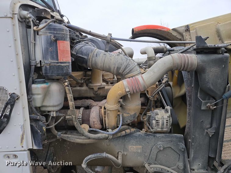 image for item EB1188 2003 Peterbilt 357 ready mix truck