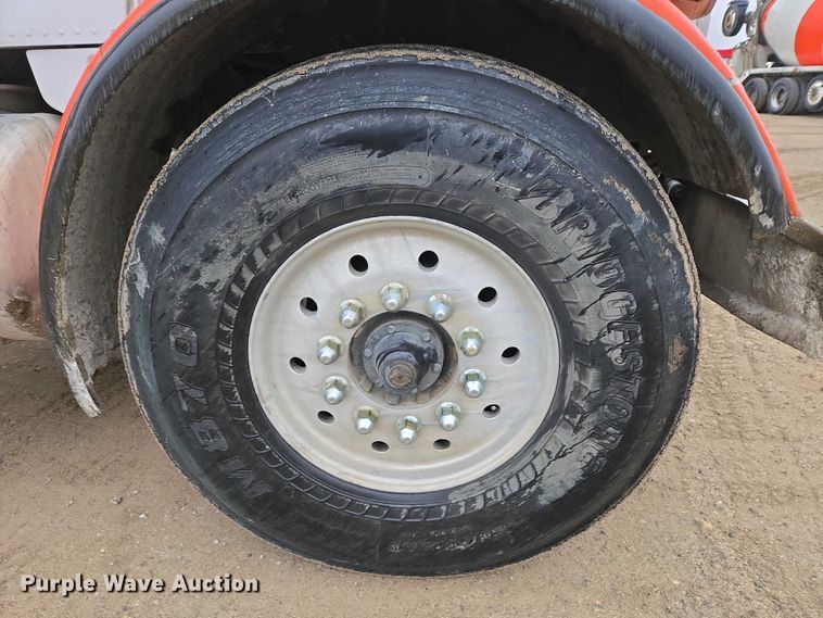 image for item EB1188 2003 Peterbilt 357 ready mix truck