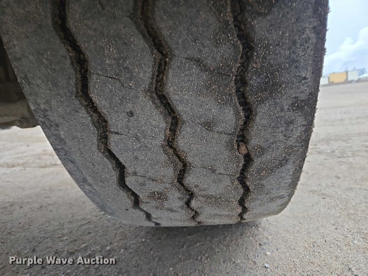 image for item EB1188 2003 Peterbilt 357 ready mix truck