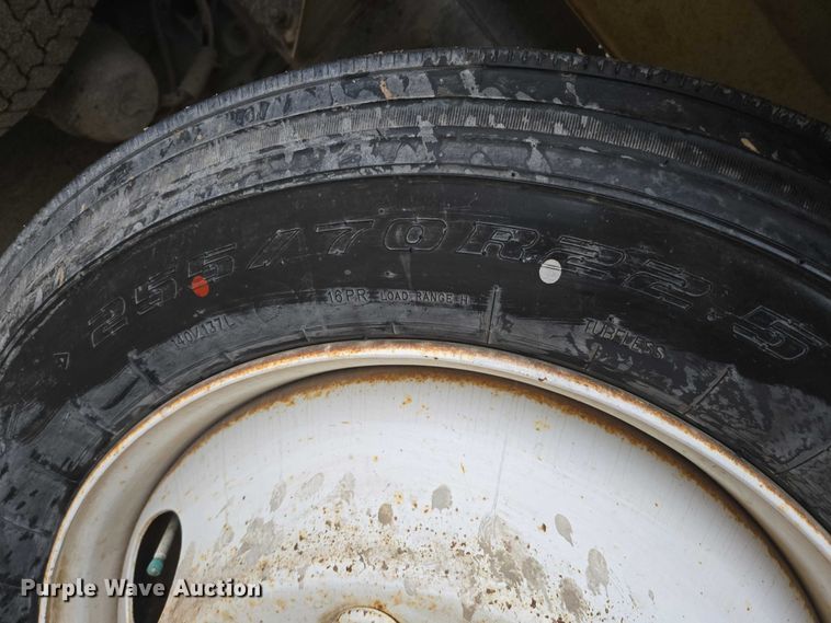 image for item EB1188 2003 Peterbilt 357 ready mix truck