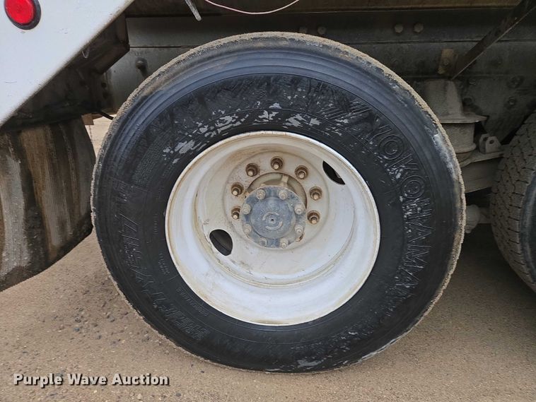 image for item EB1188 2003 Peterbilt 357 ready mix truck