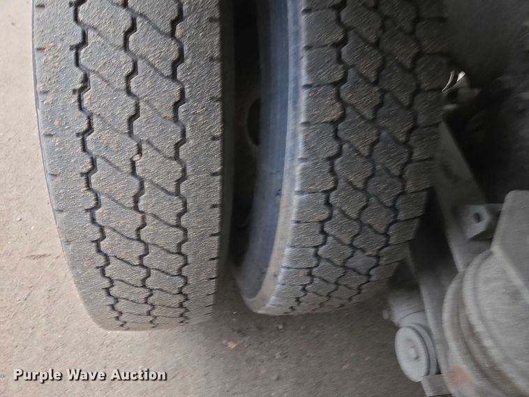 image for item EB1188 2003 Peterbilt 357 ready mix truck