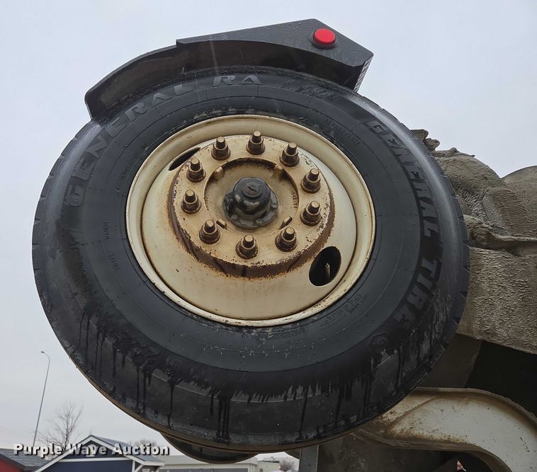 image for item EB1188 2003 Peterbilt 357 ready mix truck