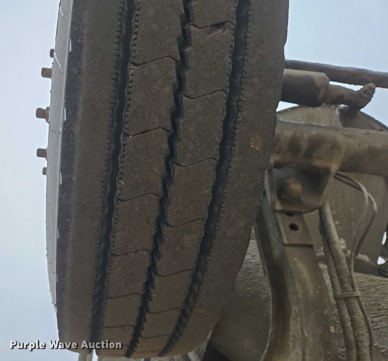 image for item EB1188 2003 Peterbilt 357 ready mix truck