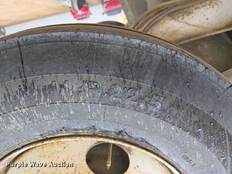 image for item EB1188 2003 Peterbilt 357 ready mix truck