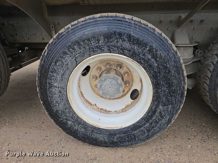 image for item EB1188 2003 Peterbilt 357 ready mix truck