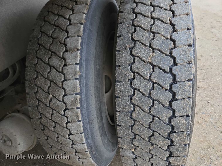 image for item EB1188 2003 Peterbilt 357 ready mix truck