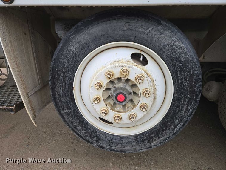 image for item EB1188 2003 Peterbilt 357 ready mix truck