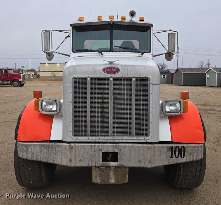 image for item EB1189 2000 Peterbilt 357 ready mix truck
