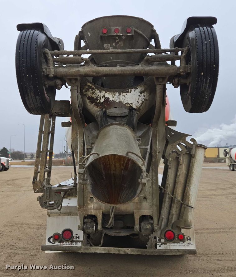 image for item EB1189 2000 Peterbilt 357 ready mix truck