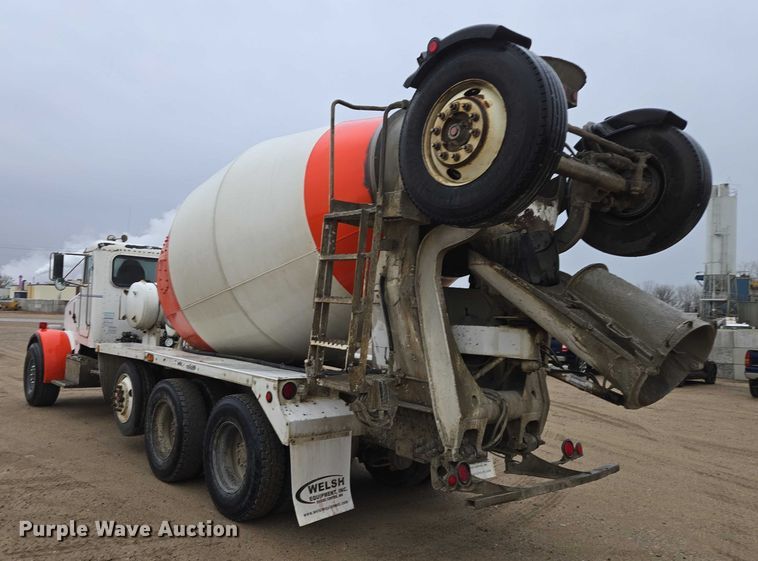 image for item EB1189 2000 Peterbilt 357 ready mix truck