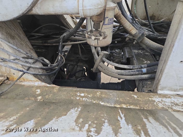 image for item EB1189 2000 Peterbilt 357 ready mix truck