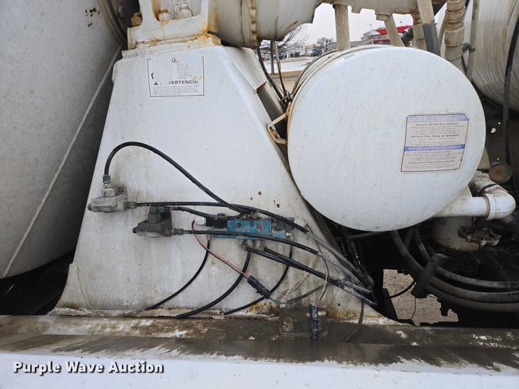 image for item EB1189 2000 Peterbilt 357 ready mix truck