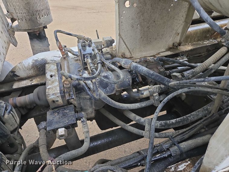 image for item EB1189 2000 Peterbilt 357 ready mix truck