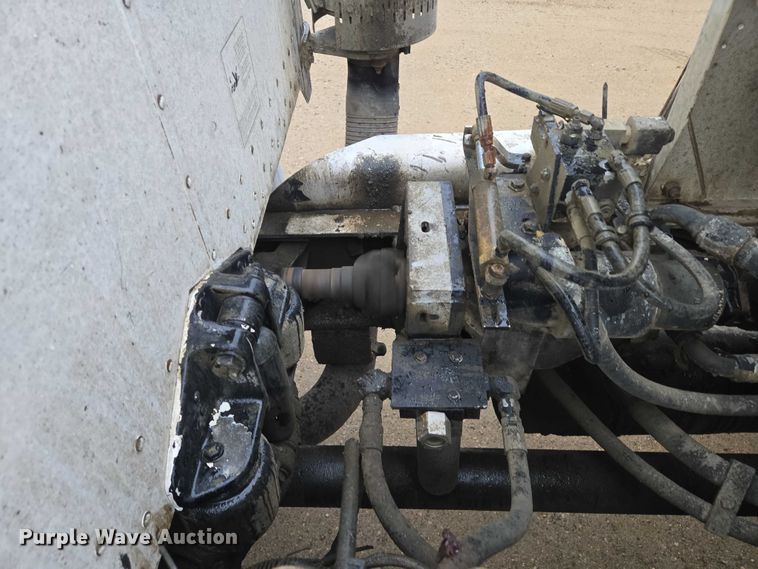 image for item EB1189 2000 Peterbilt 357 ready mix truck