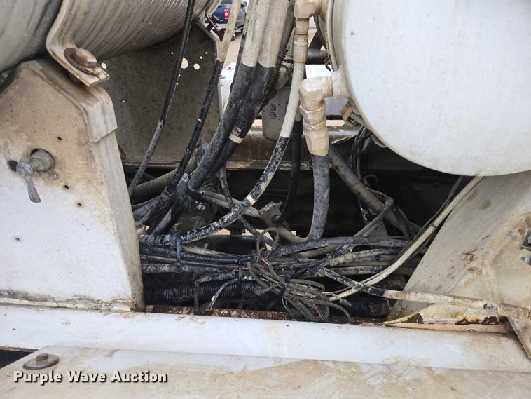 image for item EB1189 2000 Peterbilt 357 ready mix truck