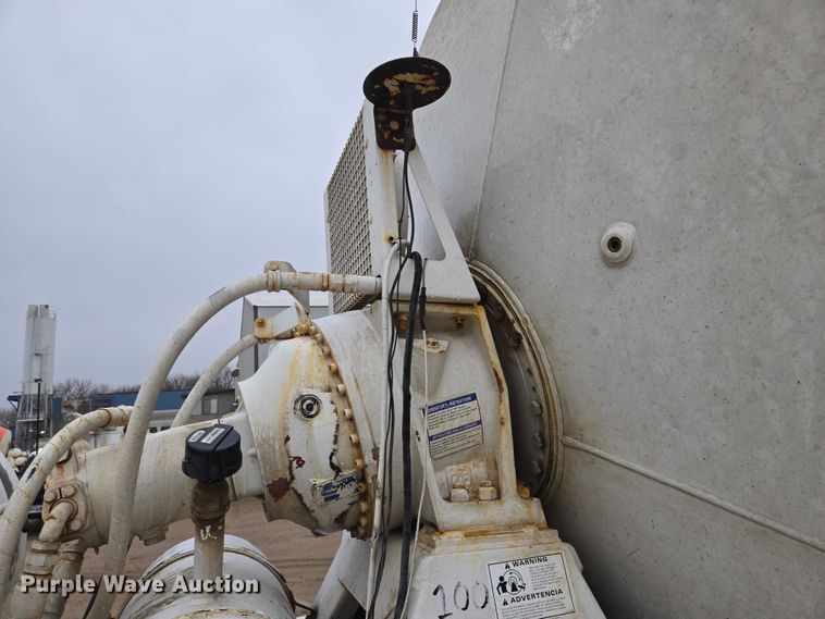 image for item EB1189 2000 Peterbilt 357 ready mix truck