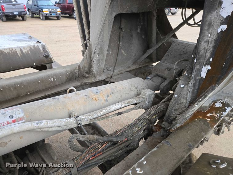 image for item EB1189 2000 Peterbilt 357 ready mix truck