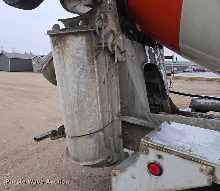 image for item EB1189 2000 Peterbilt 357 ready mix truck