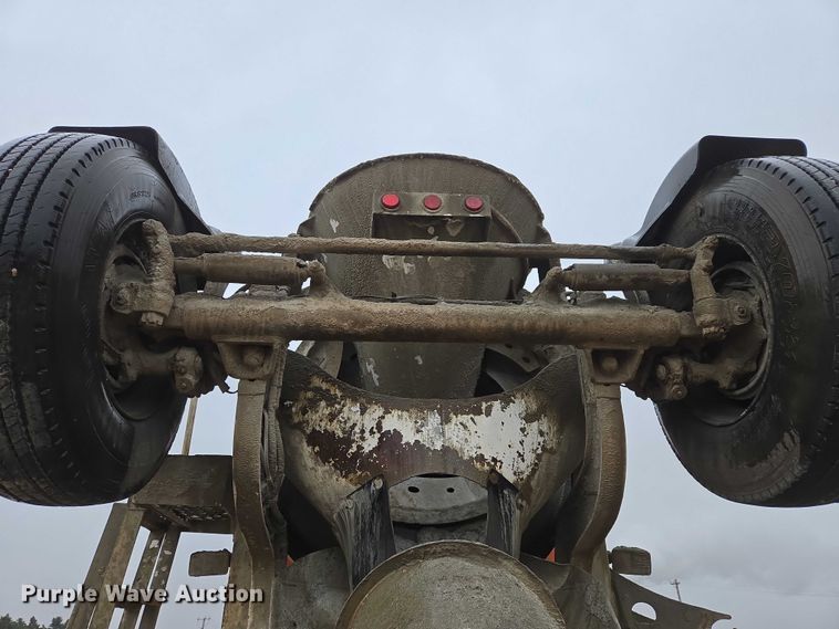 image for item EB1189 2000 Peterbilt 357 ready mix truck