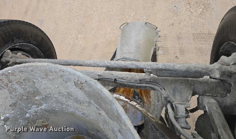 image for item EB1189 2000 Peterbilt 357 ready mix truck