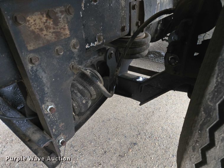 image for item EB1189 2000 Peterbilt 357 ready mix truck