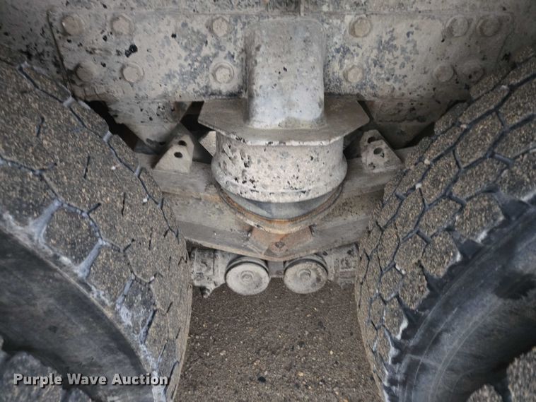 image for item EB1189 2000 Peterbilt 357 ready mix truck