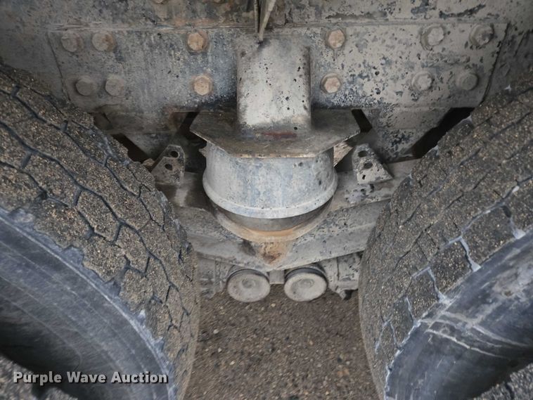 image for item EB1189 2000 Peterbilt 357 ready mix truck