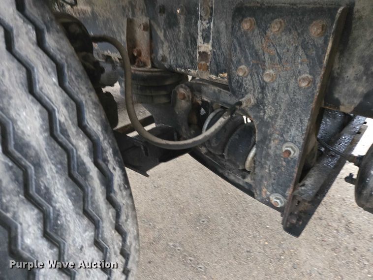 image for item EB1189 2000 Peterbilt 357 ready mix truck