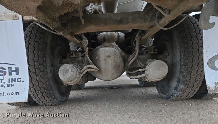 image for item EB1189 2000 Peterbilt 357 ready mix truck