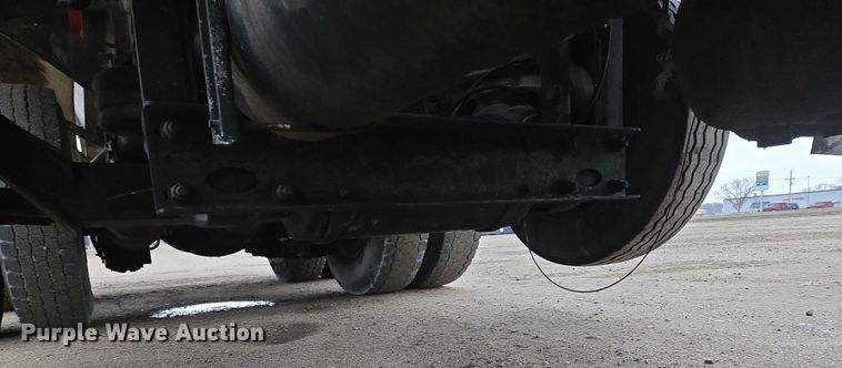 image for item EB1189 2000 Peterbilt 357 ready mix truck