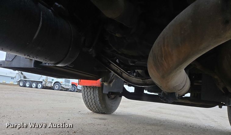 image for item EB1189 2000 Peterbilt 357 ready mix truck