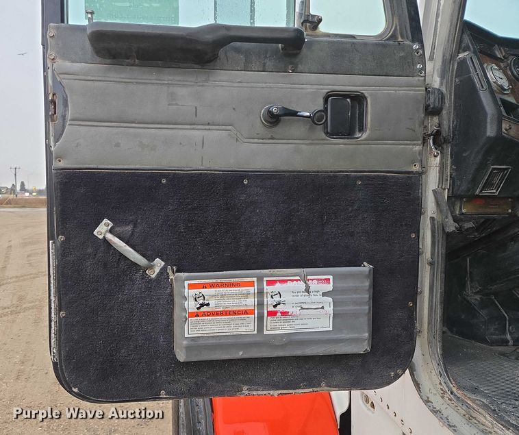 image for item EB1189 2000 Peterbilt 357 ready mix truck