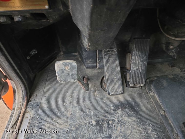 image for item EB1189 2000 Peterbilt 357 ready mix truck