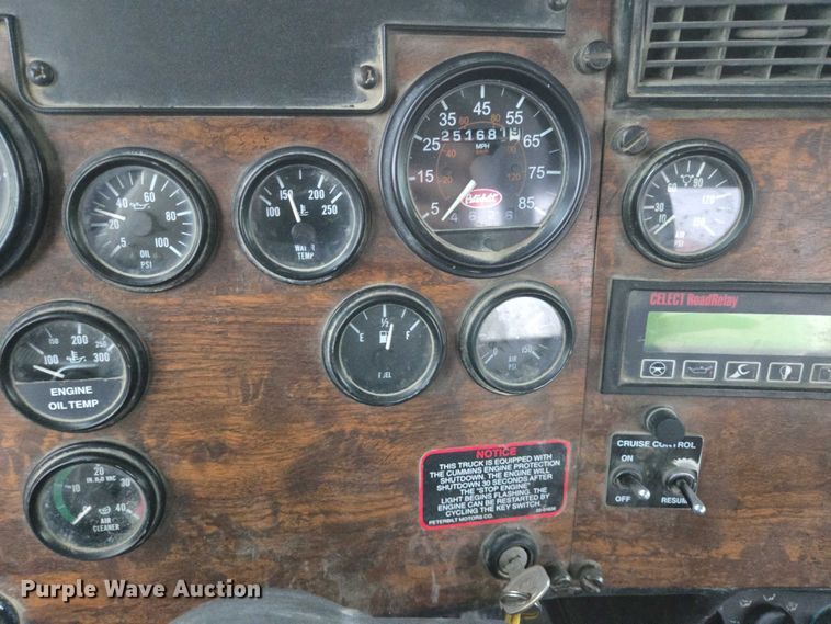 image for item EB1189 2000 Peterbilt 357 ready mix truck